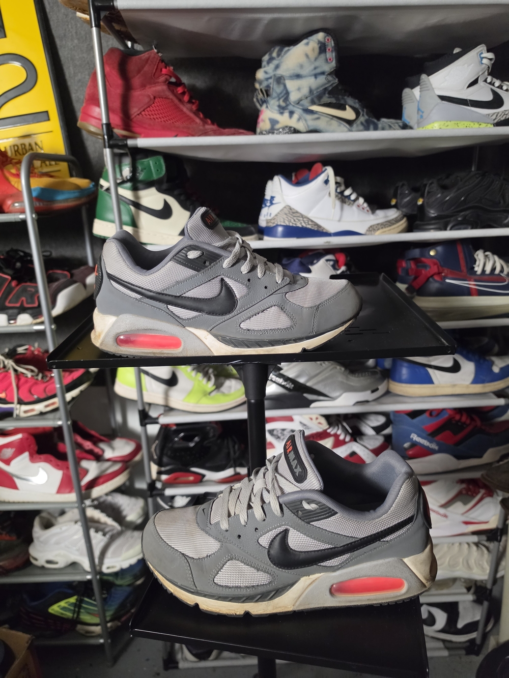 🔥 Nike Command Gray Black Men's Size 8.5 Athletic Sneakers Red
